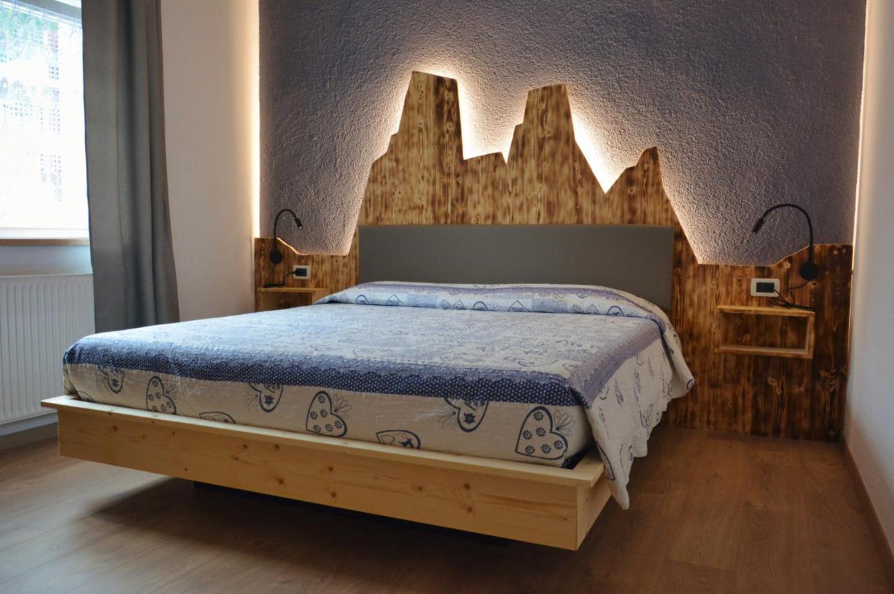 Hotel Nes Crepes Pozza di Fassa Exterior photo